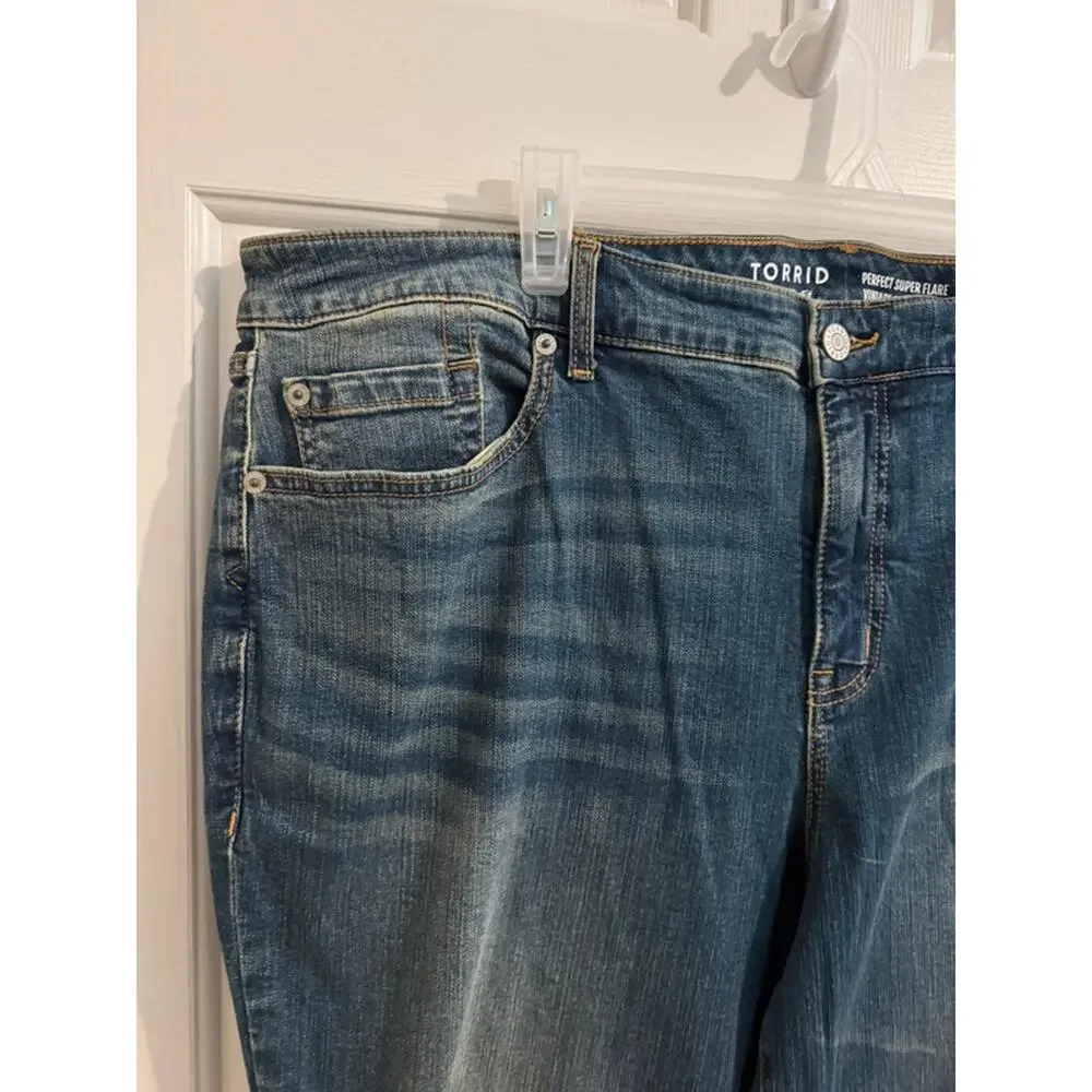 Torrid New Super-Flare Mid-Rise Vintage Stretch Jeans Destructed Plus 24 Tall - Picture 2 of 10
